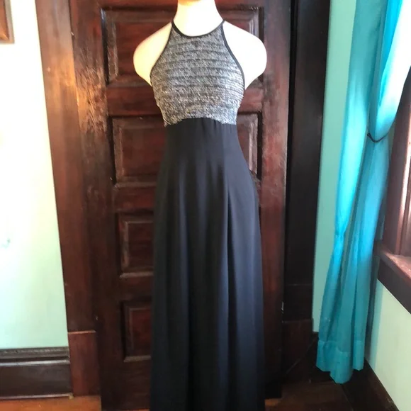 Jessica Howard | Dresses | Jessica Howard Black Formal Full Length Silver Glittery Threads On Bodice 6 | Poshmark Jessica Howard | Dresses | Jessica Howard Black Formal Full Length Silver Glittery Threads On Bodice 6 | Poshmark